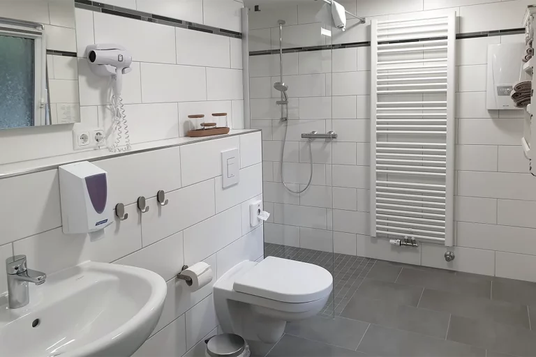 Waldhotel Rennsteighöhe, Frauenwald - Bungalow Waldesrand Bad